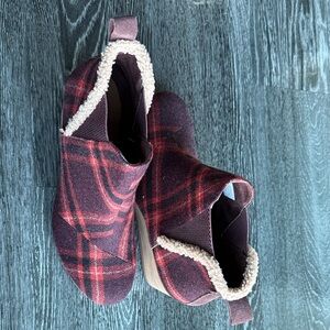 Toms Red Plaid Wedges with Cozy Lining